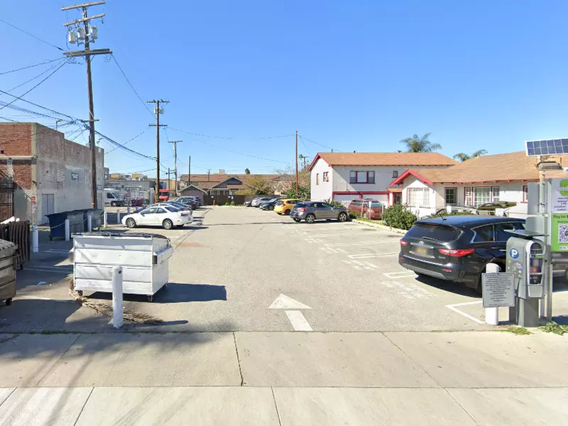 Parking at [SL74] 431 St. Louis Ave. Lot