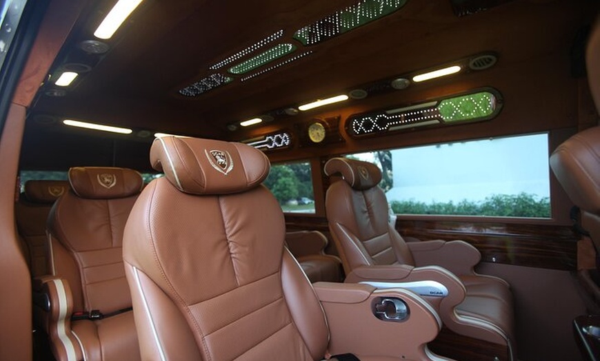 Image 3: London or Heathrow To Stonehenge Return Private Transfer