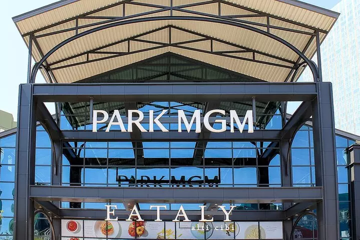 Best Bites on The Las Vegas Strip: A Traveler's Guide to Sin City