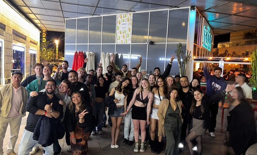 Image 3: Fiesta de Barcelona con Beer Pong Drinking Game Plus Entrada VIP Club