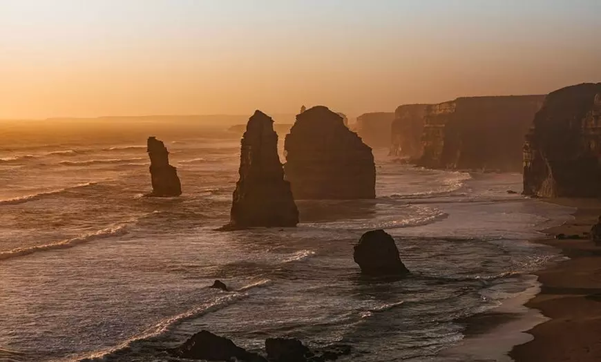 Image 6: Great Ocean Road and 12 Apostles Tour