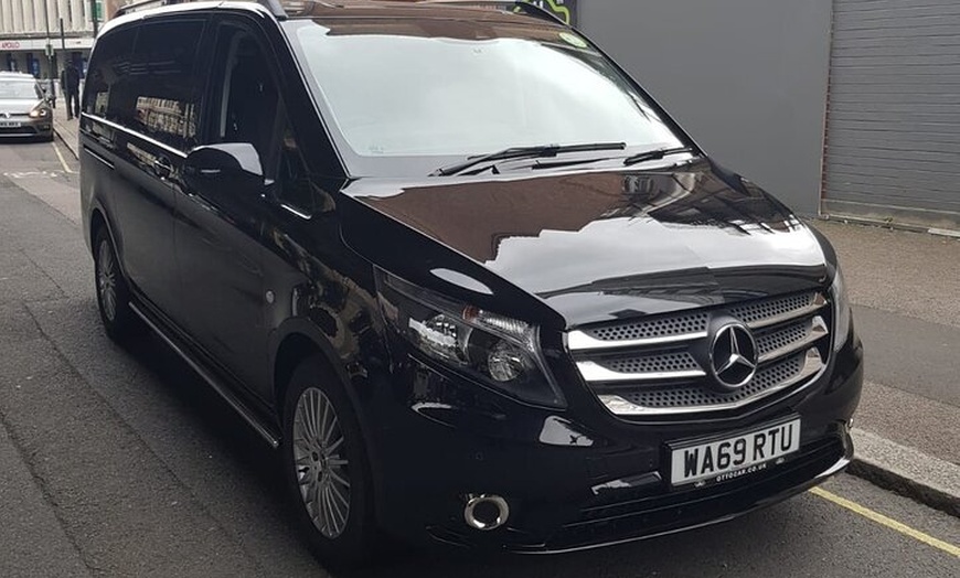 Image 4: London Airports Transfer: Heathrow to/from Gatwick