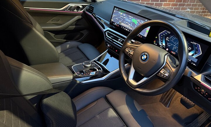 Image 4: Private Transfer London Hotel to Heathrow Airport