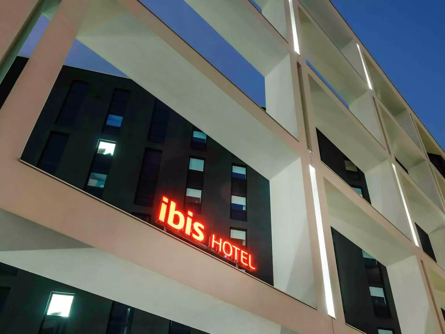 ✈ SCHLESWIG-HOLSTEIN | Hamburg - ibis Hamburg City Hotel 3*, 2 nocy...
