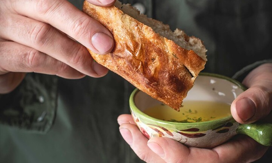 Image 5: Desde Málaga: Ronda, Cata de vinos y aceites de oliva Premium Grupo...