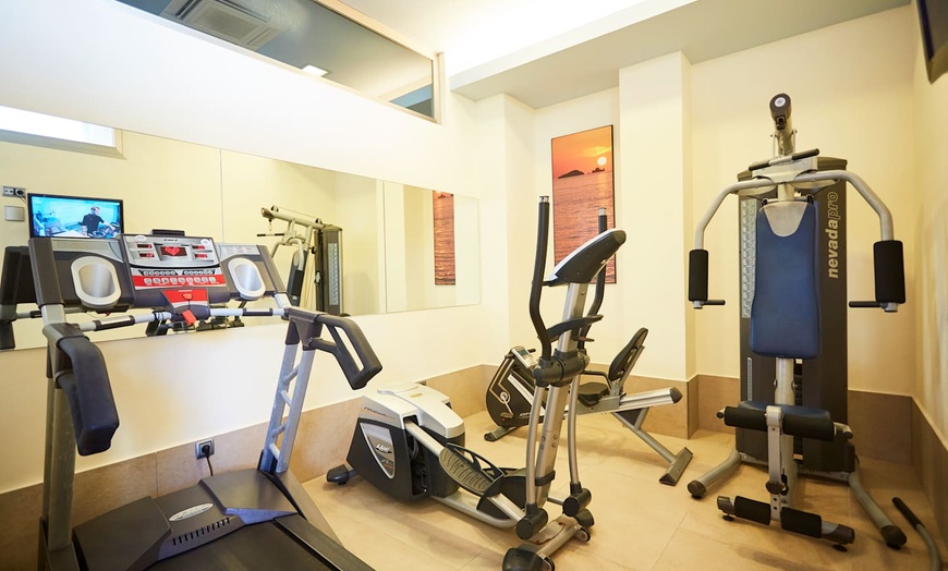 Image 11: ✈ IBIZA | Santa Eulalia del Rio - Invisa Hotel La Cala 4*, 3 nachte...