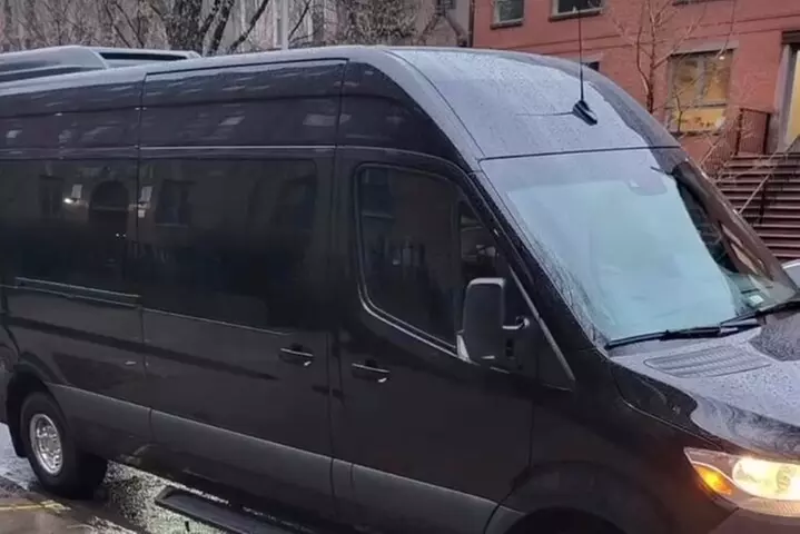 Luxury Sprinter Bar Crawls Pizza Tours and Shopping Trips