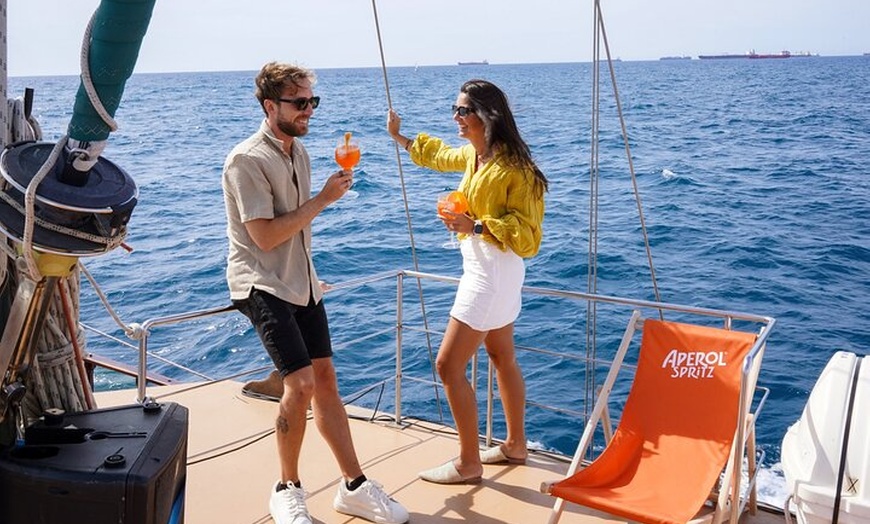 Image 2: Crucero en barco por Aperol Spritz