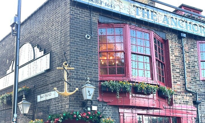 Image 16: Private London Pub Tour in Iconic London Taxi