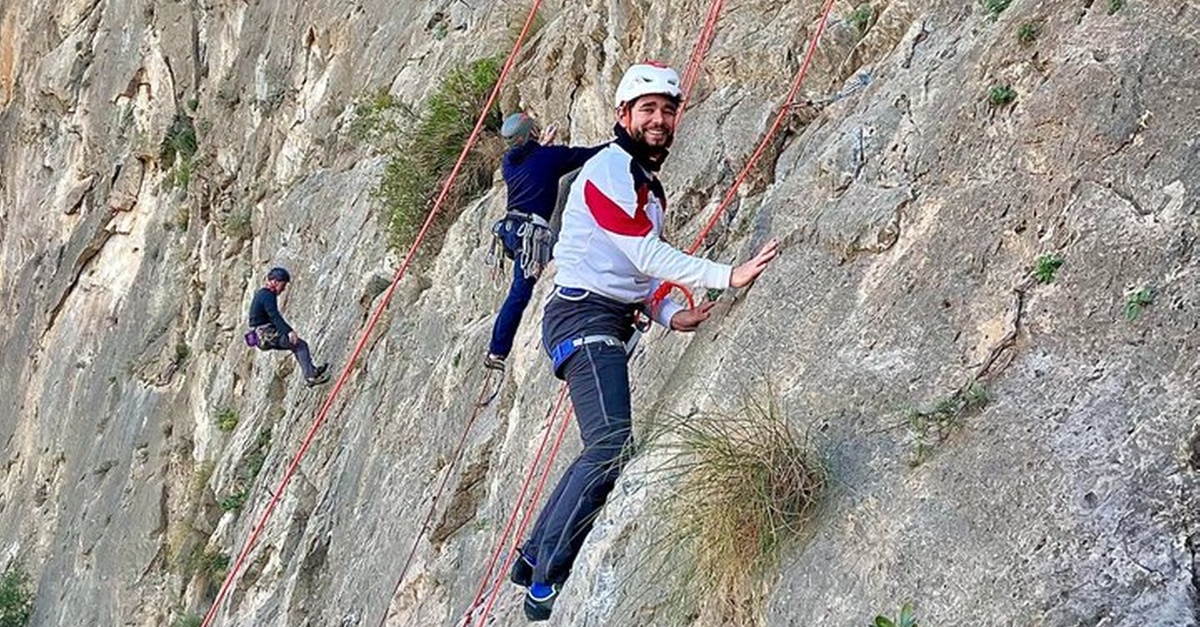 Salida de escalada en roca en top rope en Placas Negras, Granada