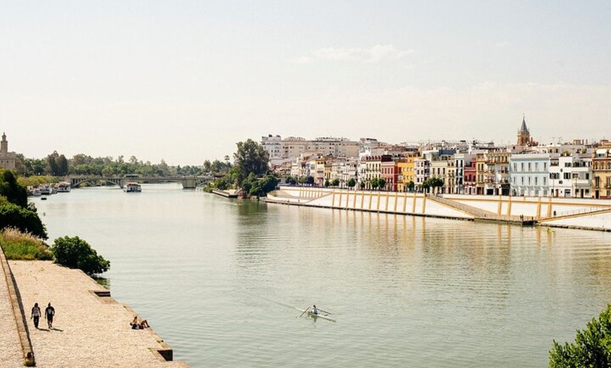 Image 4: Tour Privado de Tapas y Historia de Sevilla