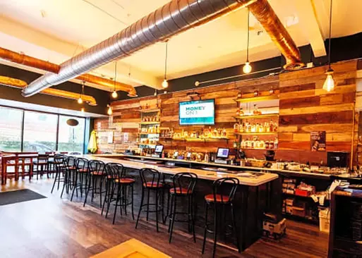 5% Cash Back at Brick & Barrel Bistro