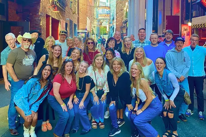 Guided Pub Crawl Walking Tour of Downtown Nashville