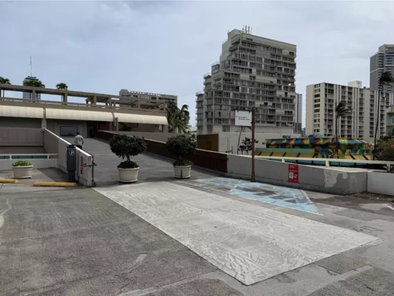 Parking at P1706 - Ala Moana Center - Macy Ground Garage