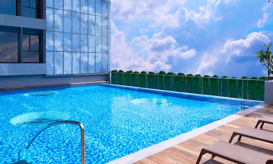 Image 1: ✈ SINGAPORE - Genting Hotel Jurong 4* - Piscina esterna