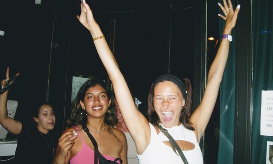 Image 37: OG Barcelona Night Adventure — 3 bares, 3 chupitos y entrada VIP al...