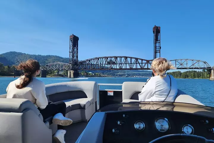 Scenic 2-Hour River Cruise to the Majestic Willamette Falls!