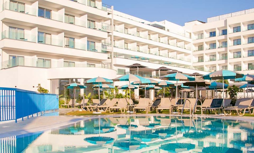 Image 2: ✈ CHYPRE | Protaras - Atlantica Aqua Blue 4* - Aqua Parc