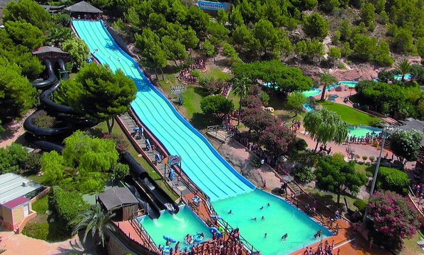 Image 14: Excursión de un día a Aqualandia, Terra Mítica o Benidorm desde Val...