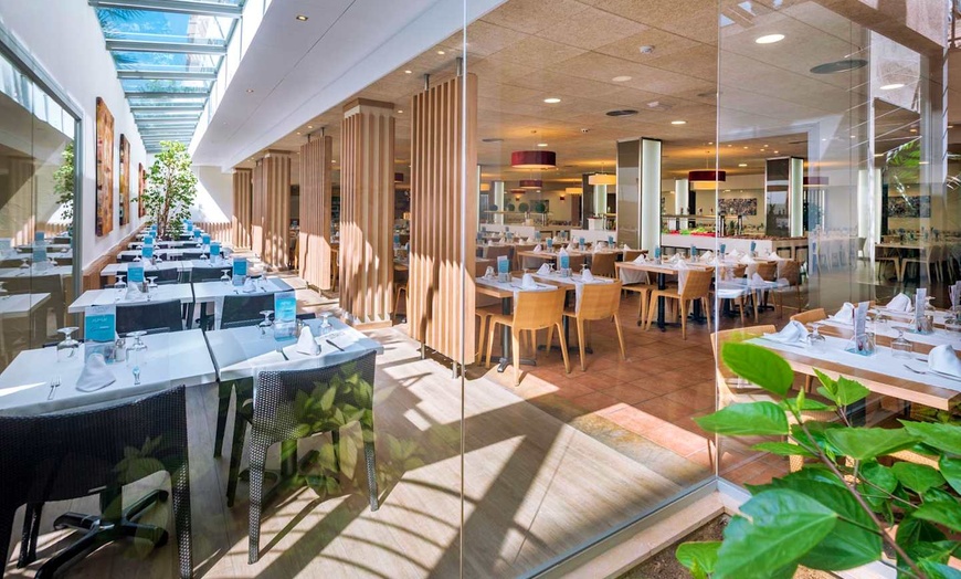 Image 9: ✈ COSTA BARCELONA | Pineda de Mar - Sumus Hotel Stella & Spa 4*, 2 ...