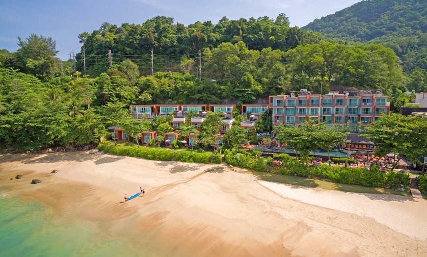 Image 14: ✈ SOUTHERN THAILAND | Phuket - Novotel Kamala Beach 4* - Outdoor sw...