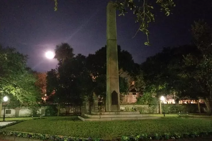 Charleston's Pleasing Terrors Night-Time Walking Ghost Tour