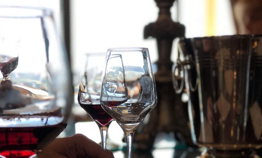 Image 4: Coal River Valley Wine Tour