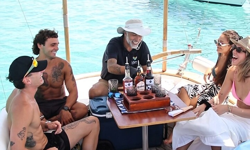 Image 9: Navega por Aguas Cristalinas y Descubre la Magia de Mallorca