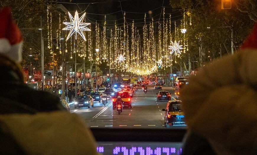 Image 2: Tour en autobús por las luces de Navidad de Barcelona