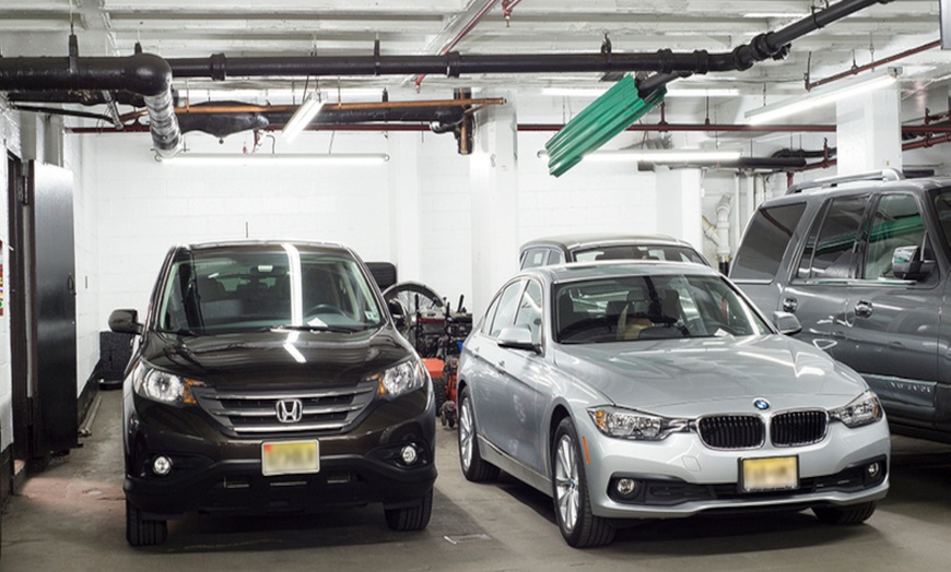 Image 5: Parking at iPark - 650 Parking Corp. Garage