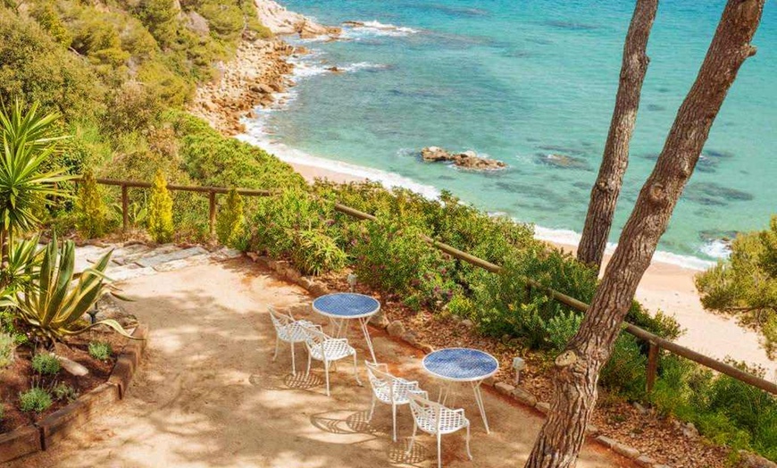 Image 11: ✈ COSTA BRAVA | Lloret de Mar - Hotel Santa Marta 5* - Piscine exté...