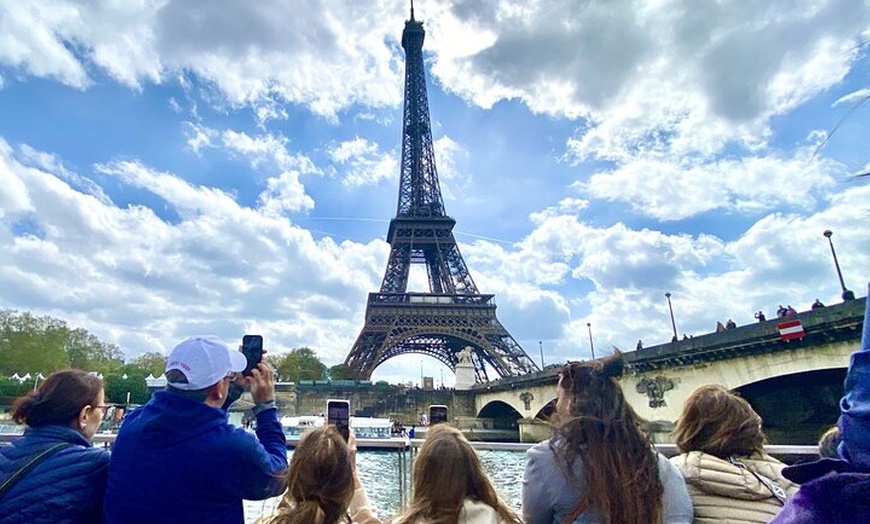 Image 5: Guided Luxury Paris Day Trip with Optional Lunch at the Eiffel Tower