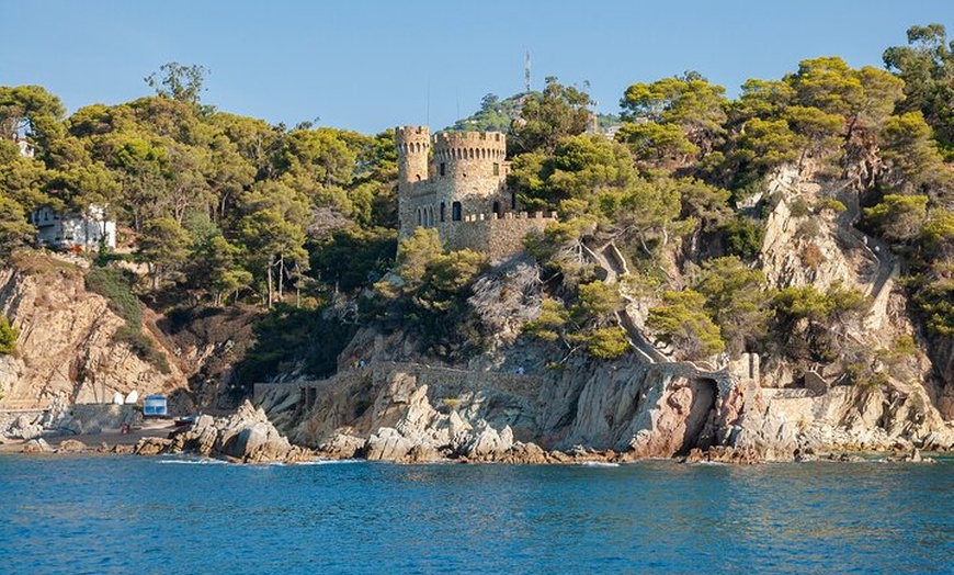 Image 4: Entrada al Castillo de Castell de Lloret