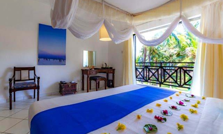 Image 3: ✈ KENYA | Diani Beach - Diani Sea Resort 4* - Face à la mer