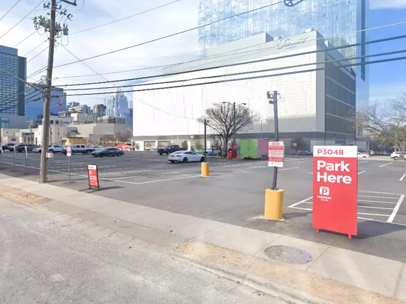 Parking at 604 Driskill St. Lot - P3048