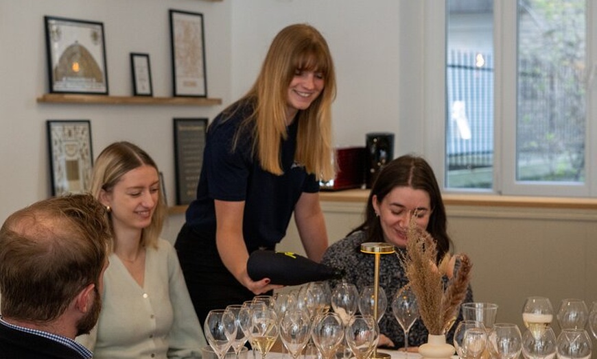 Image 6: Matinée dégustation et atelier autour du Champagne à Reims