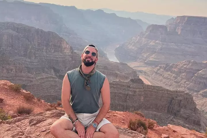 Las Vegas: Grand Canyon West Rim Bus Tour with Skywalk