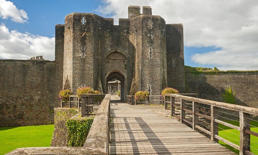 Image 7: From Cardiff: Three Castles, Welsh Mountains & More Day Tour