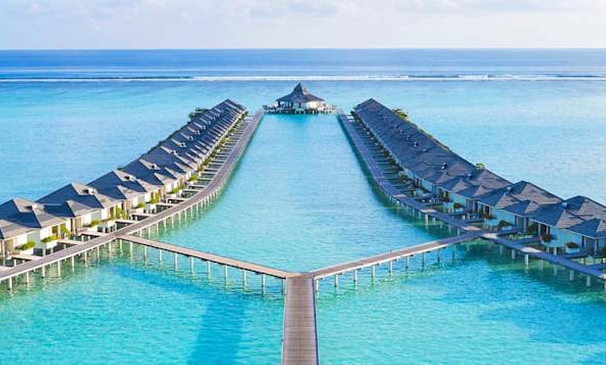 Image 1: ✈ MALDIVE | Atollo Alif Dhaal - Villa Park Sun Island Resort 5* - Spa