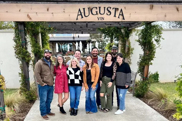 Hill Country Mistletoe and Merlot Tour