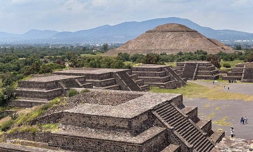 Image 2: Pyramids of Teotihuacan without tourist shops