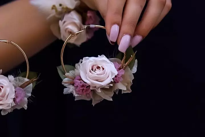 Paris 1e : Atelier Boucles d'Oreilles Florales - Image 4