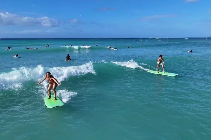 Surf Lessons For Beginners in Waikiki
