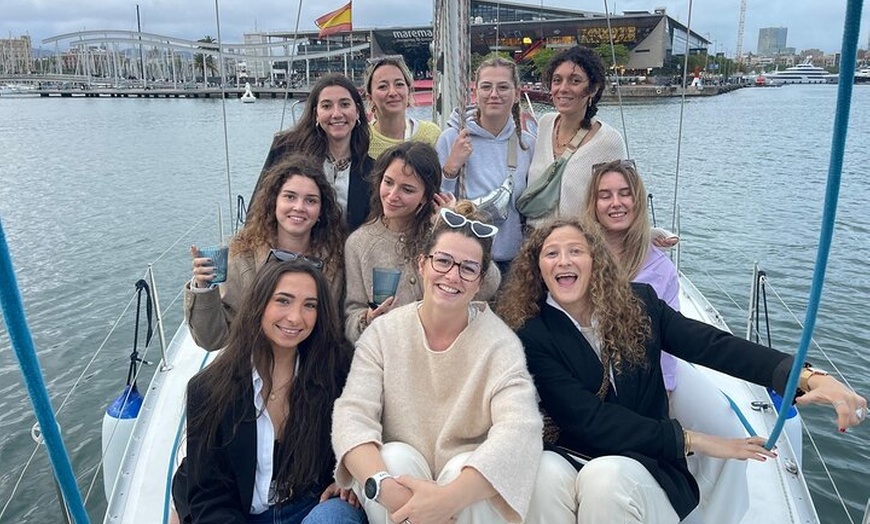 Image 7: Paseo en Barco Privado por Barcelona con Barra libre y snacks