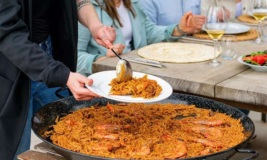 Image 10: Paella o fideuá y cata de vinos ecológicos en el Empordà