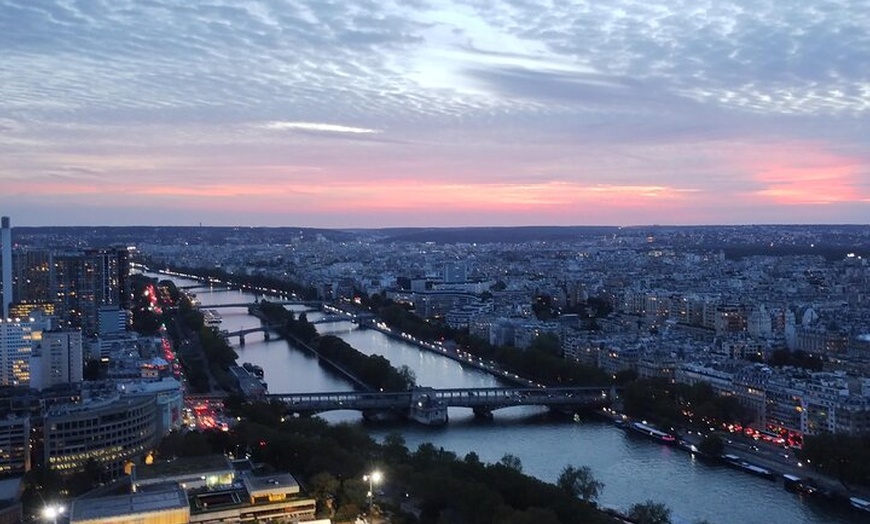Image 15: Tour Eiffel en ascenseur au deuxième étage et sommet facultatif