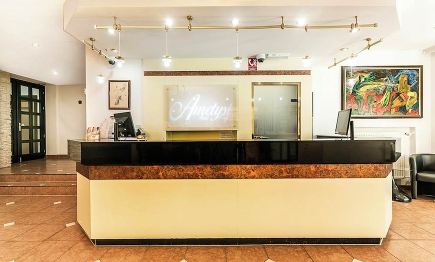Image 2: ✈ REPUBBLICA CECA | Praga - Ametyst Hotel 4* - Centro città