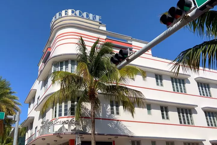 Miami Beach Art Deco & History Bike Tour with Design Enthusiast