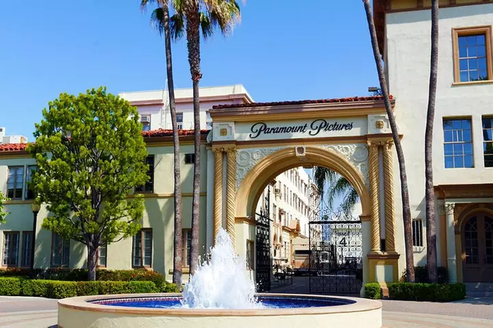 All Hollywood Landmarks on Electric Bike Tour