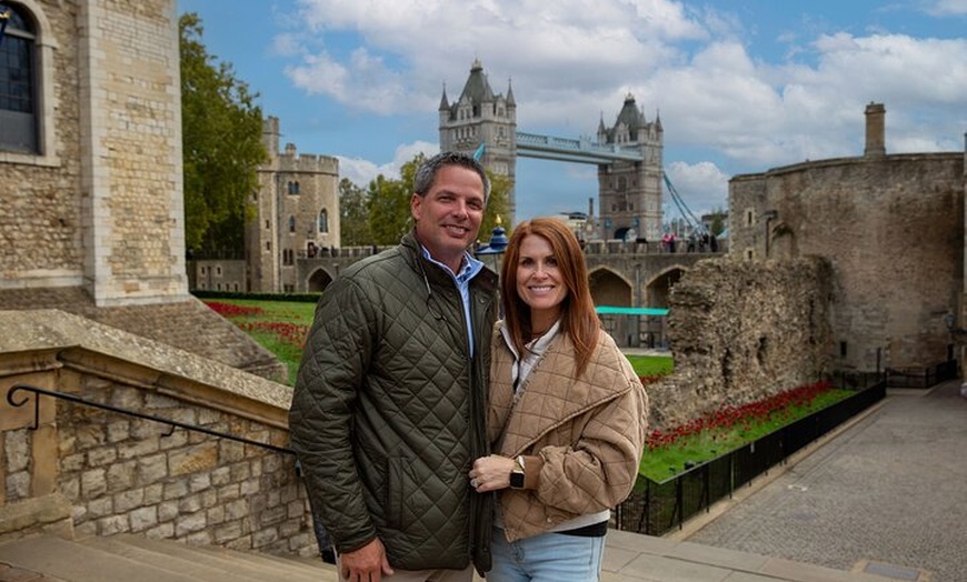 Image 6: London Sightseeing Tour: Guard Change with Tower of London Option